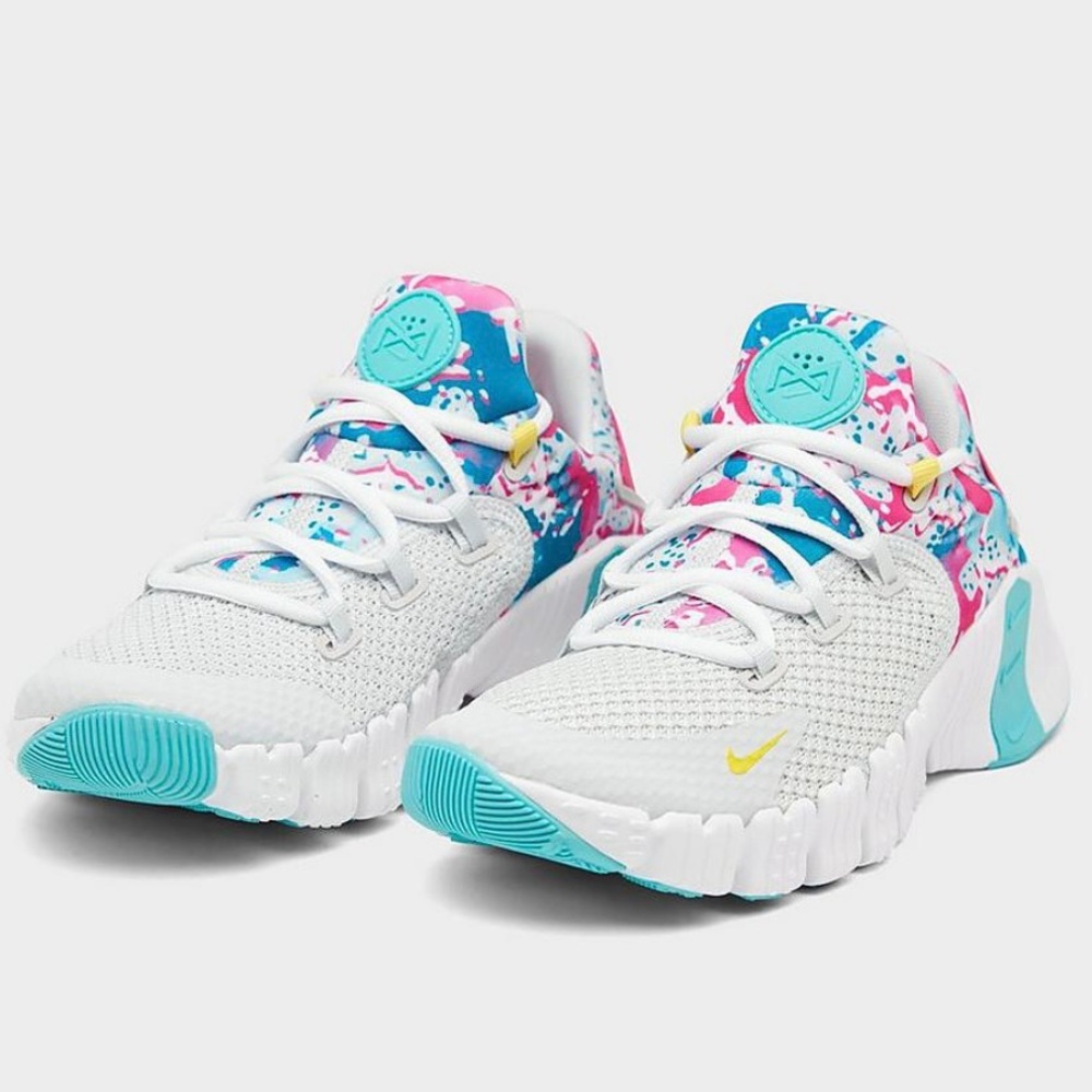 NEW Women’s Nike Metcon 4